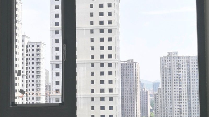 老房子卫生间折叠门选材：材质与性能的平衡之道**